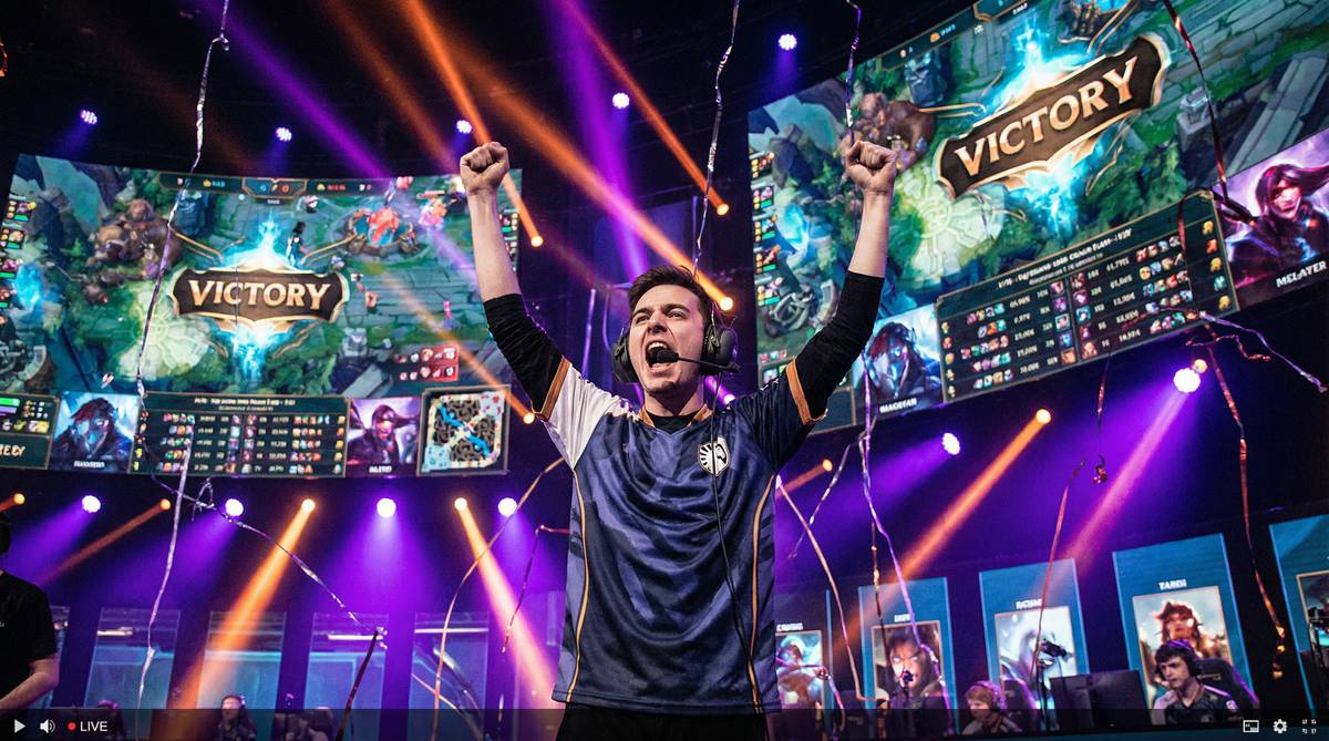 蜜桃电竞名场面视频